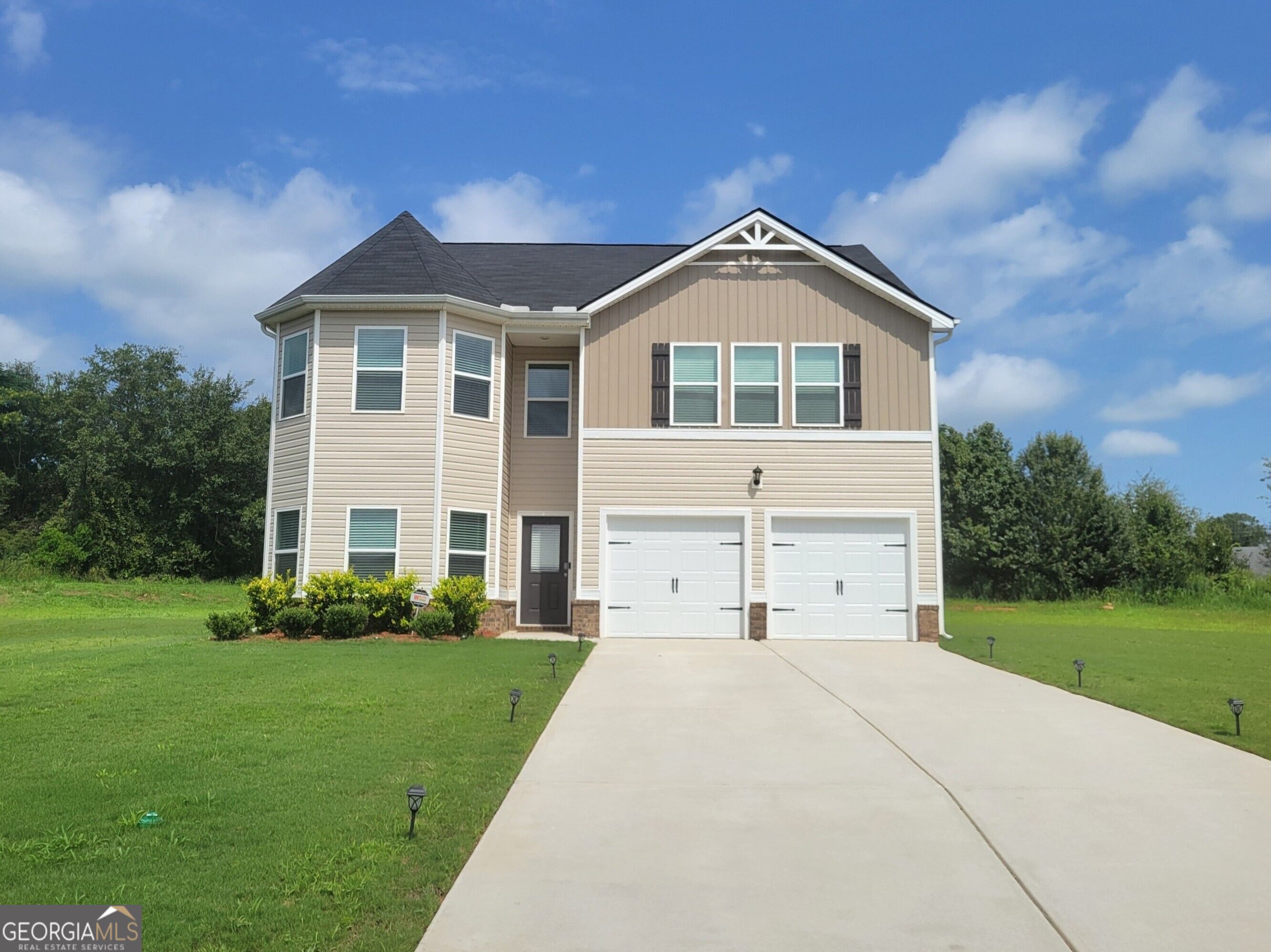 804 Clydes WAY