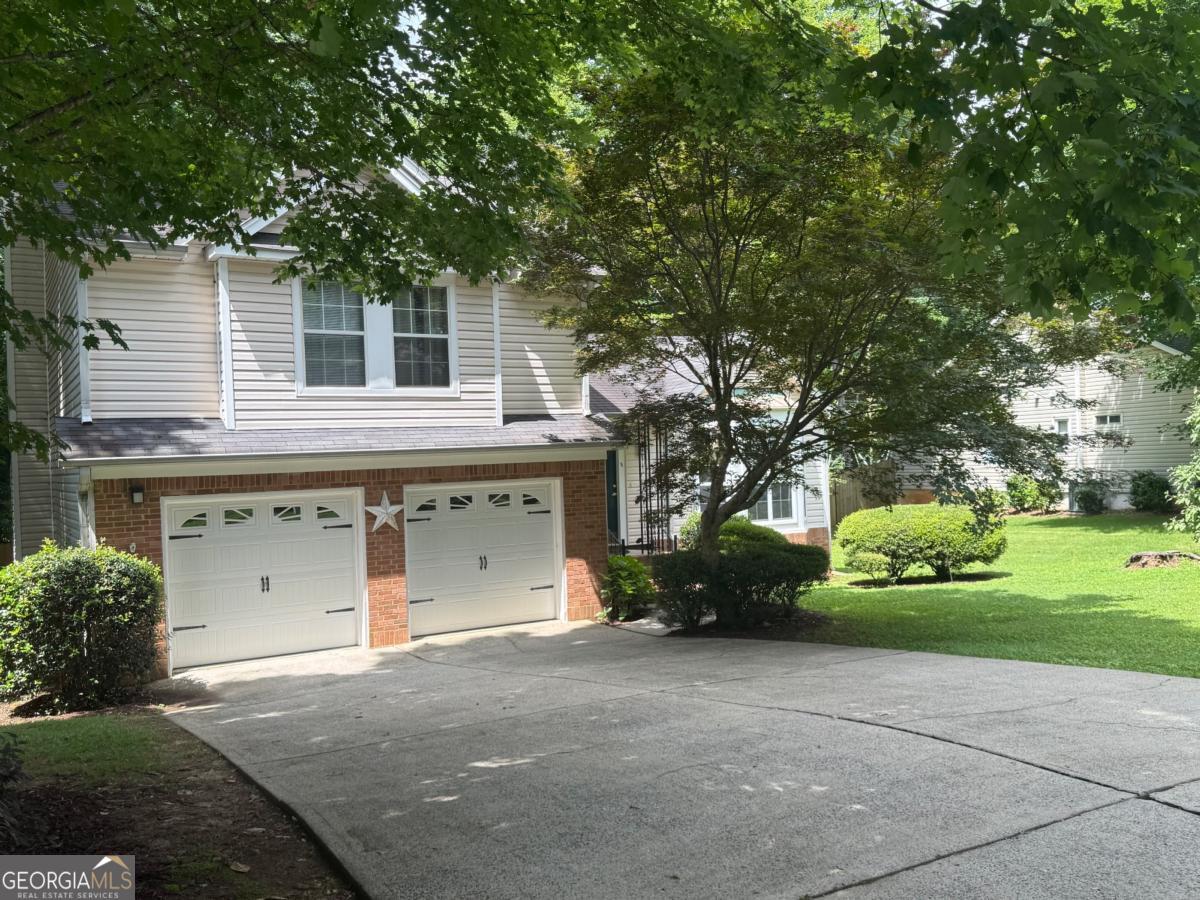 1035 Towne Manor CT NW