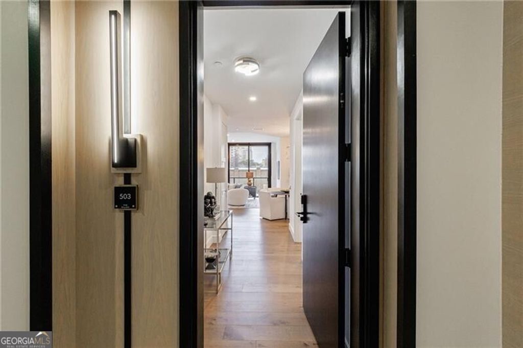 Photo of 2425 Peachtree Road NE #503, Atlanta, GA 30305 (MLS # 10703146)