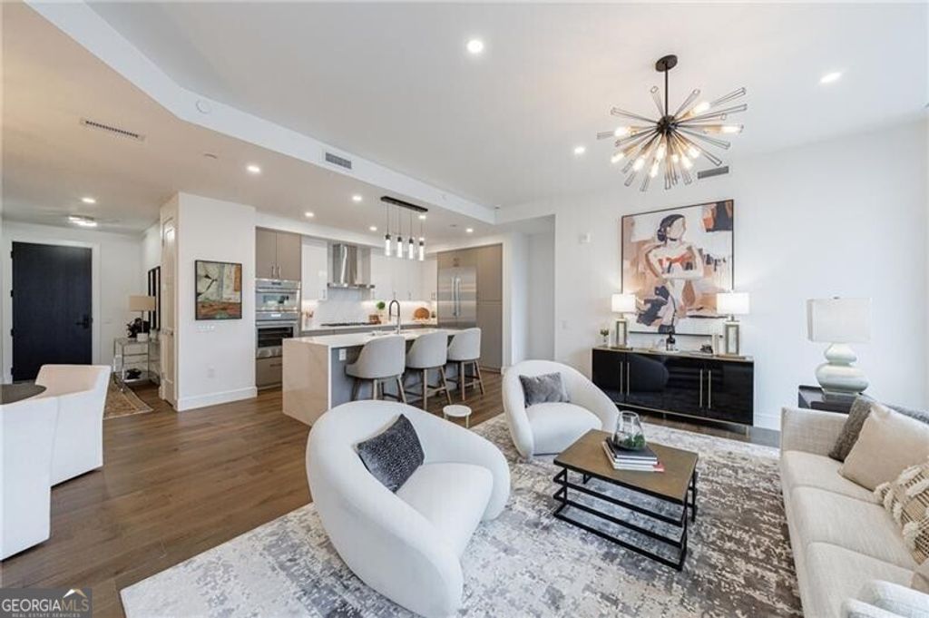 Photo of 2425 Peachtree Road NE #503, Atlanta, GA 30305 (MLS # 10703146)