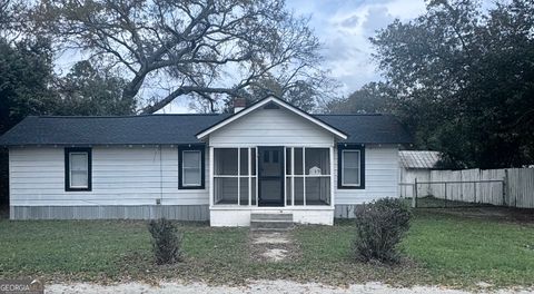 139 Register AVE Reidsville GA 30453