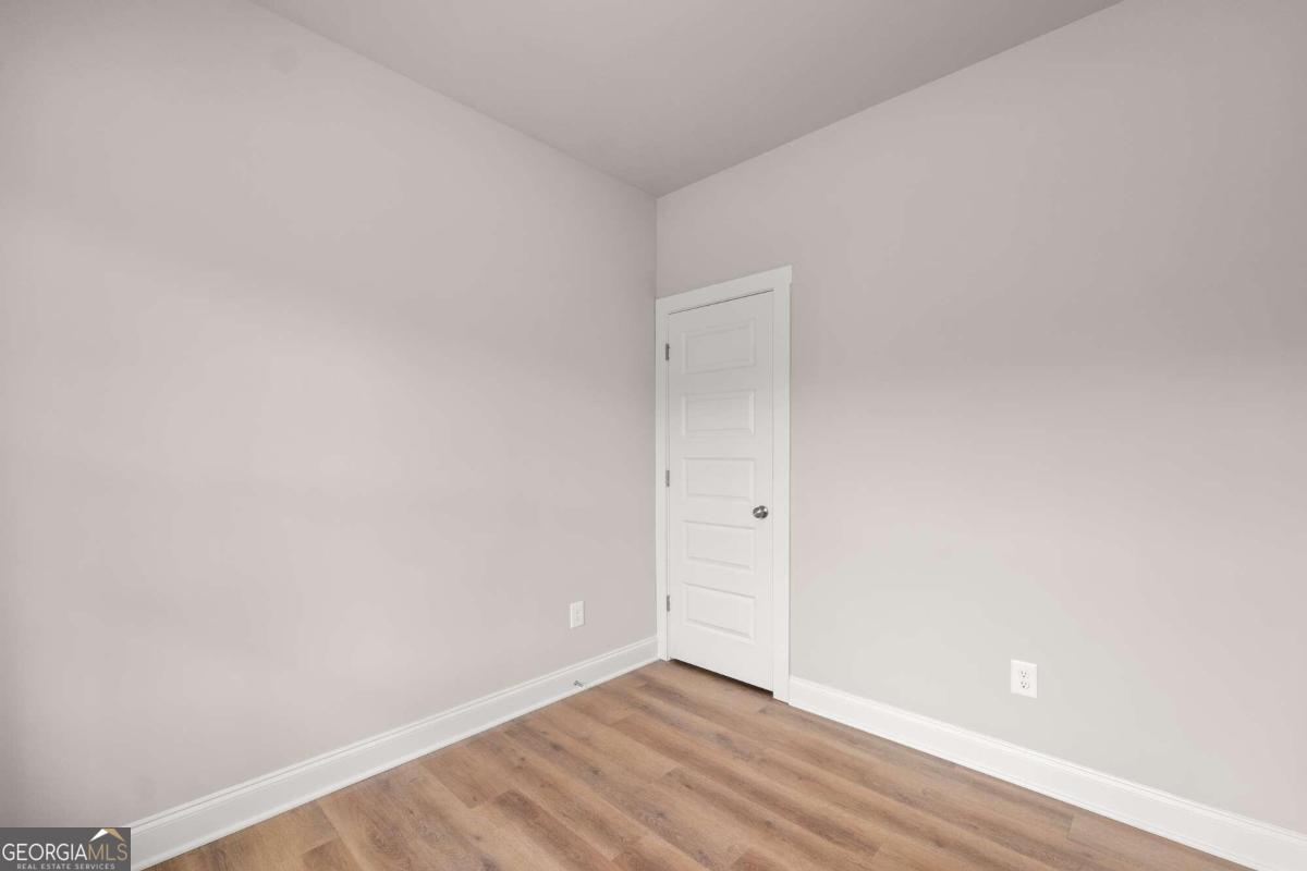 32 JOSEPH LN