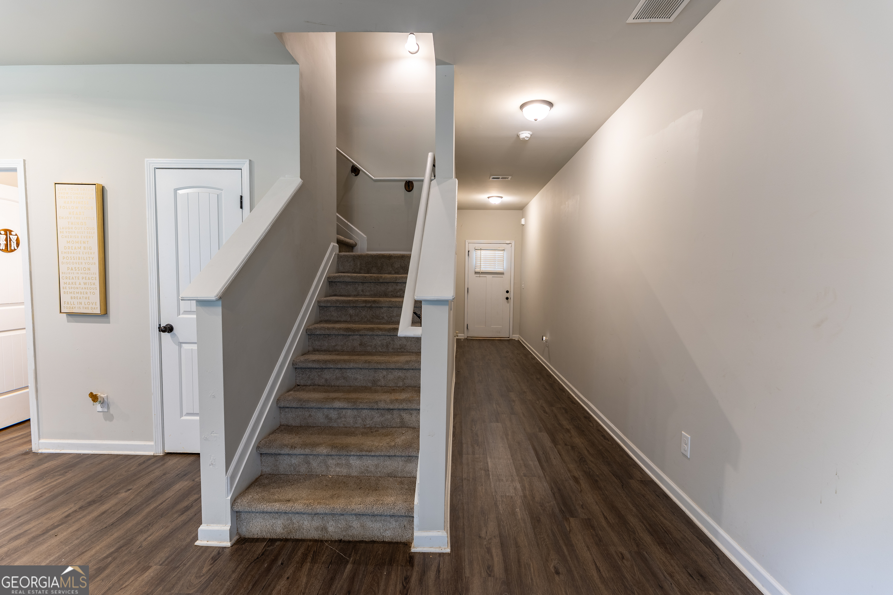 1028 Mcconaughy CT 14