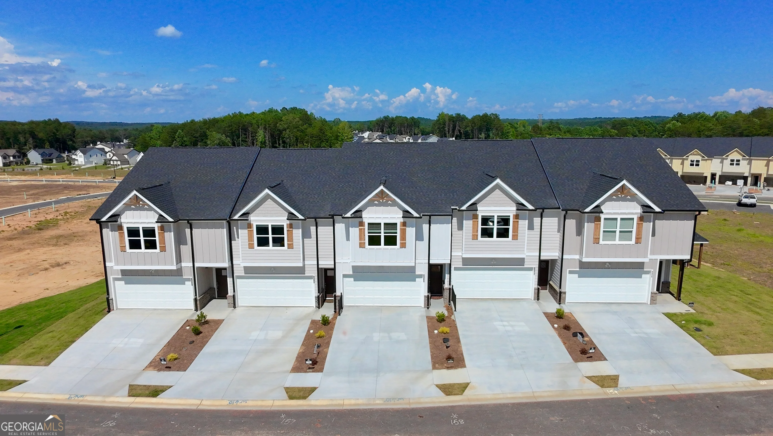 6374 Pine Ridge Point