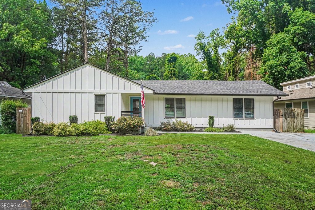 Photo of 2012 Shirley Street SW, Atlanta, GA 30311 (MLS # 10773223)