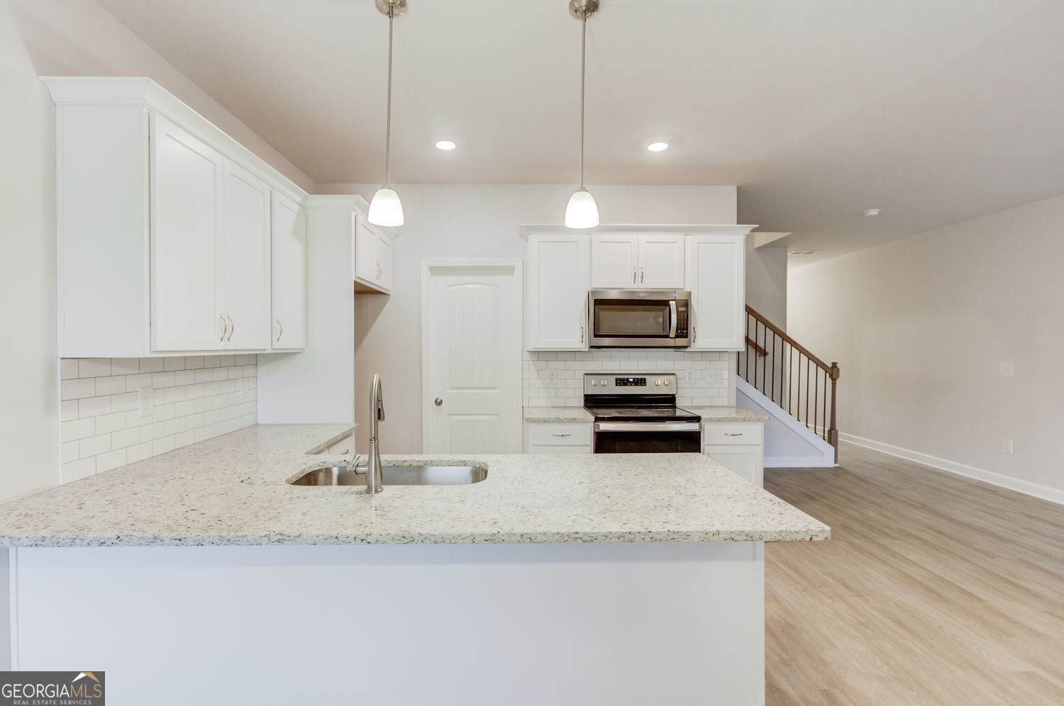 6374 Pine Ridge PT