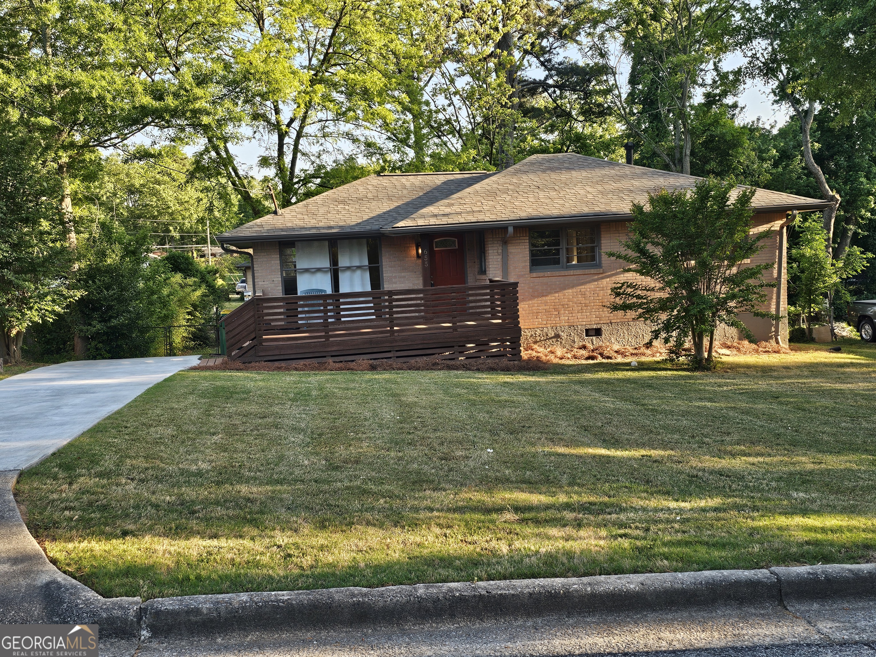 655 Shellnut DR