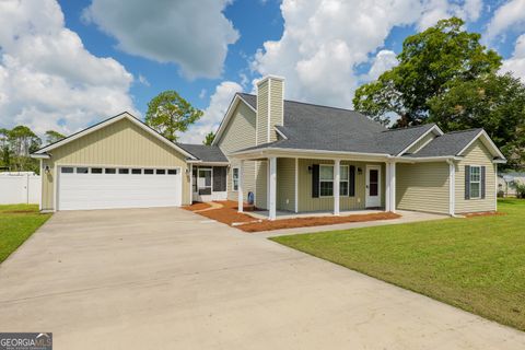 134 Pine ST Ray City GA 31645