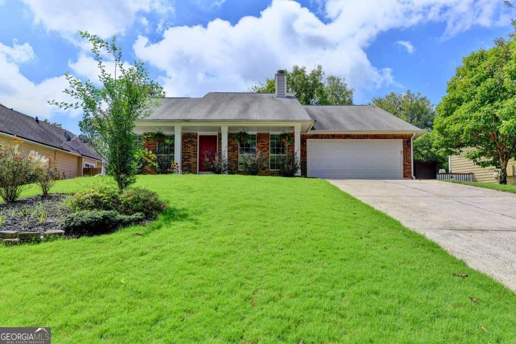 Photo of 10525 Willow Meadow Circle, Johns Creek, GA 30022 (MLS # 10829664)