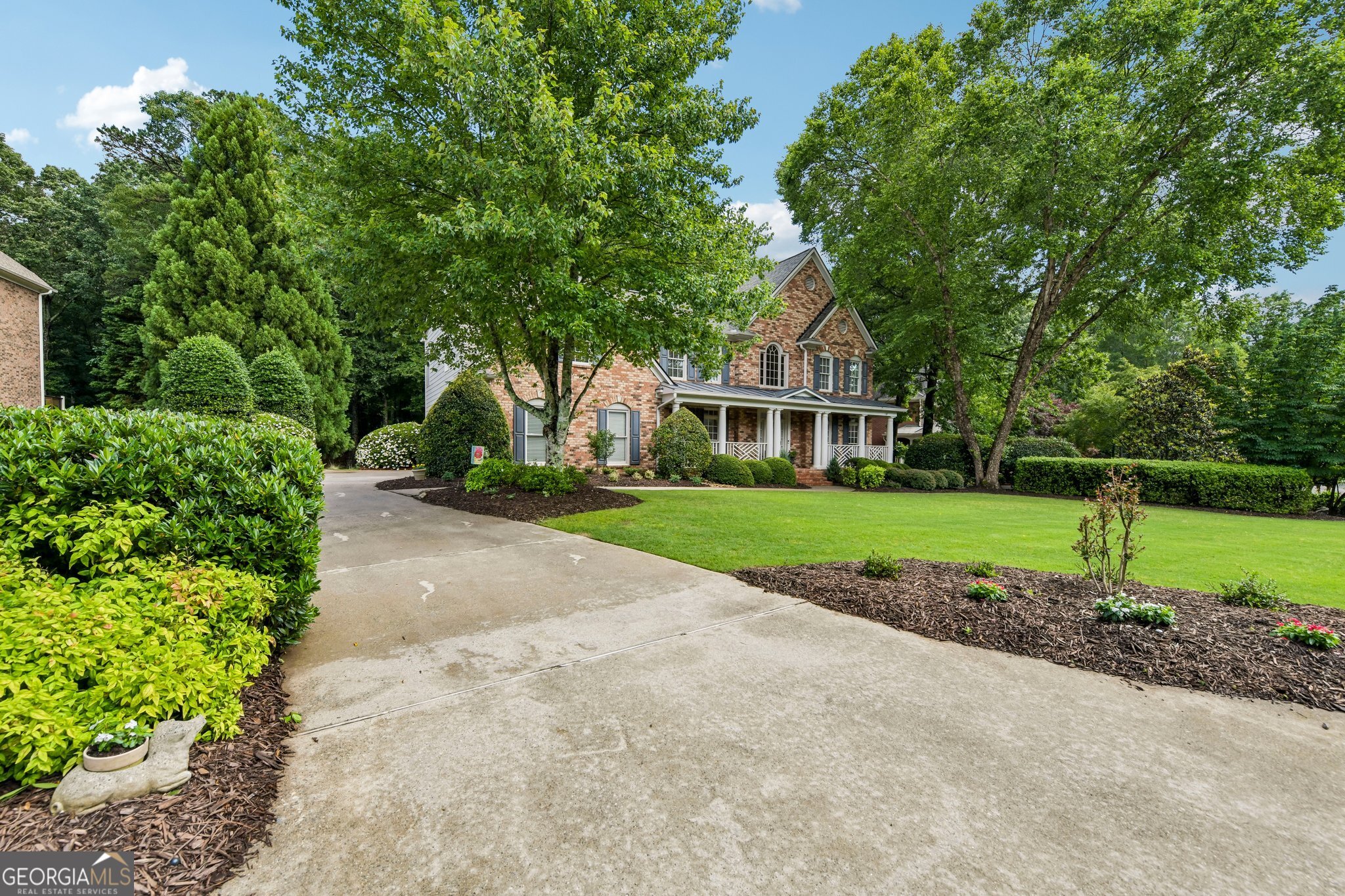 160 Woodcliff DR