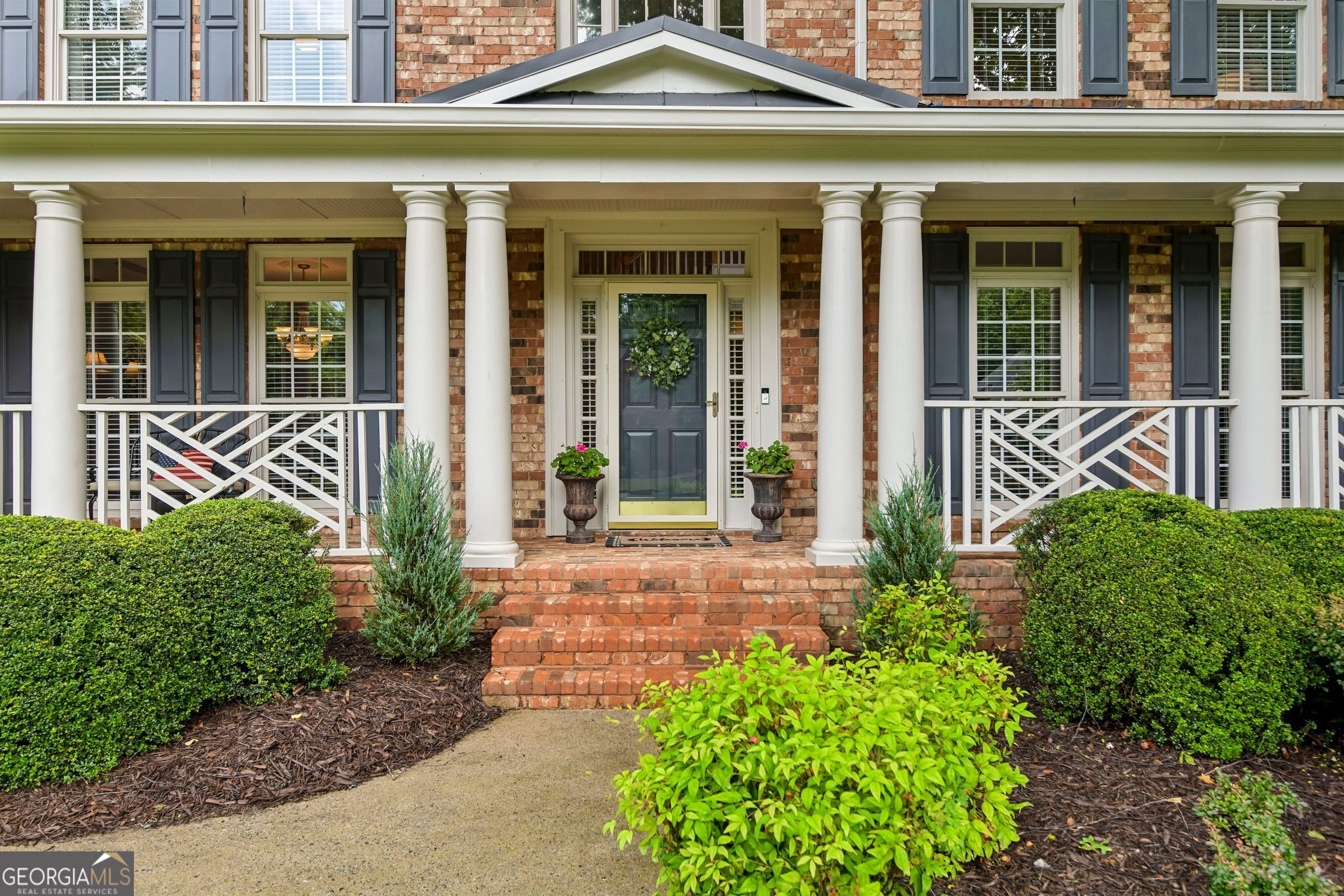 160 Woodcliff DR