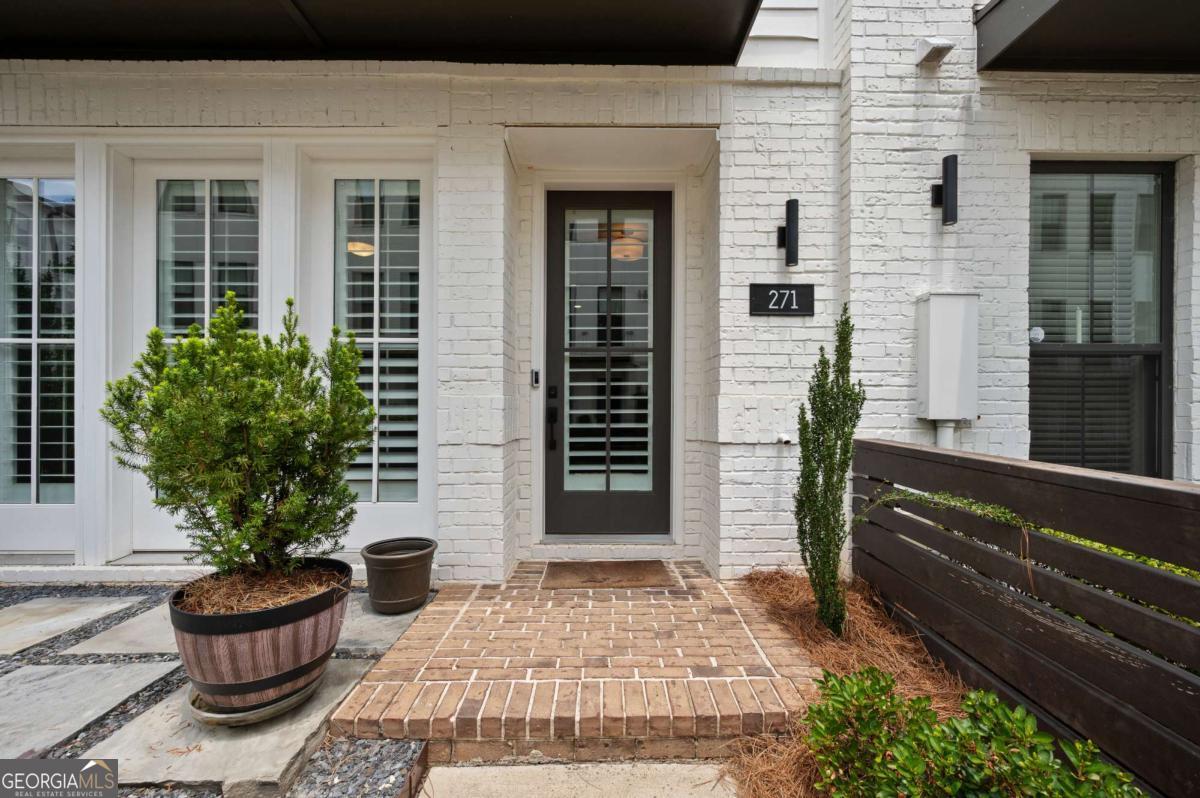 271 Mitchell LN