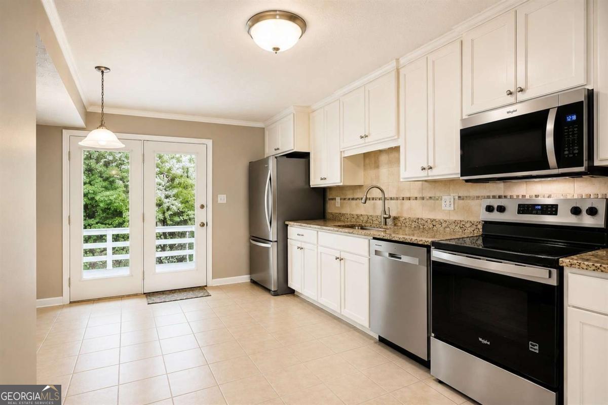 1435 Twin Branches CIR SE