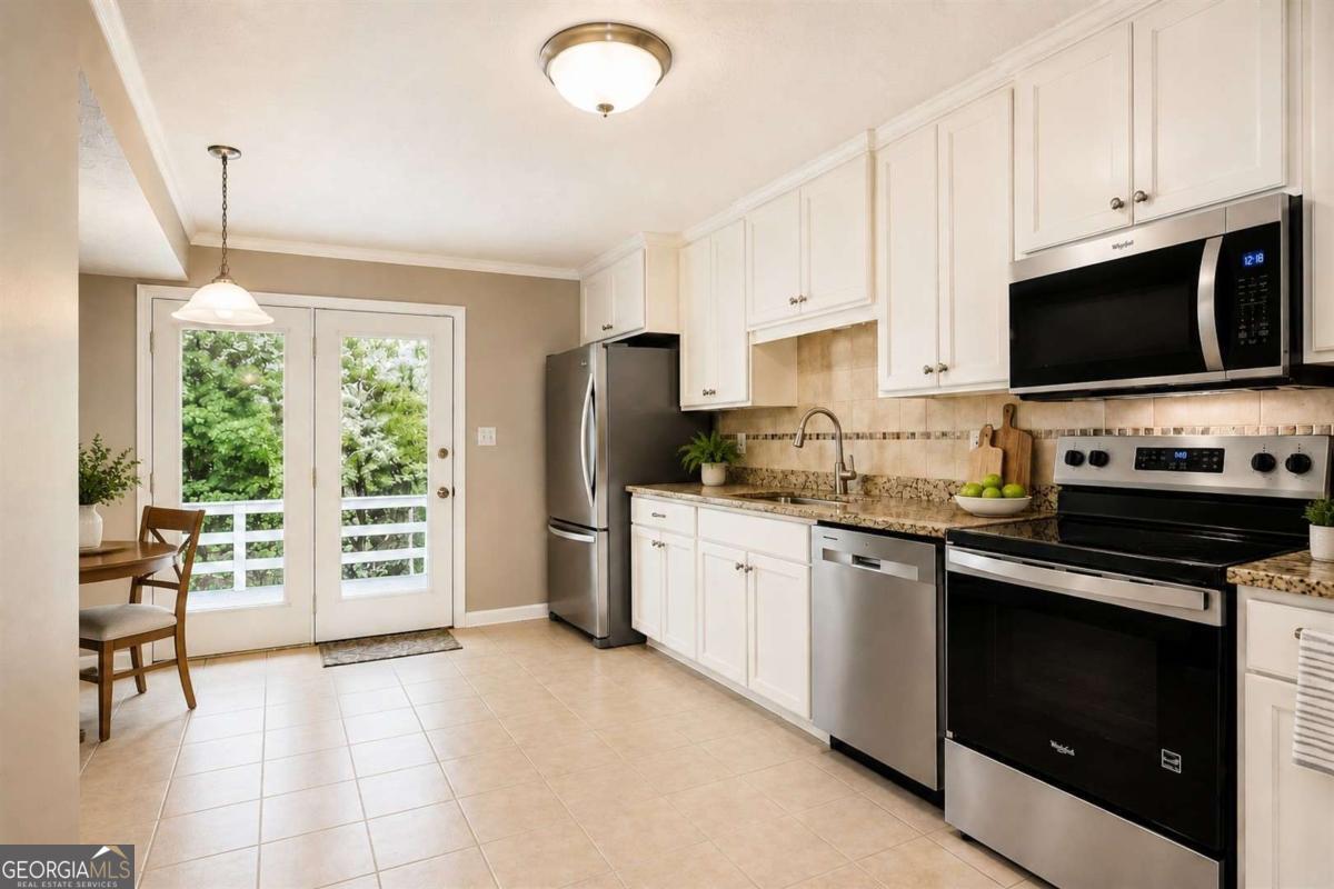 1435 Twin Branches CIR SE