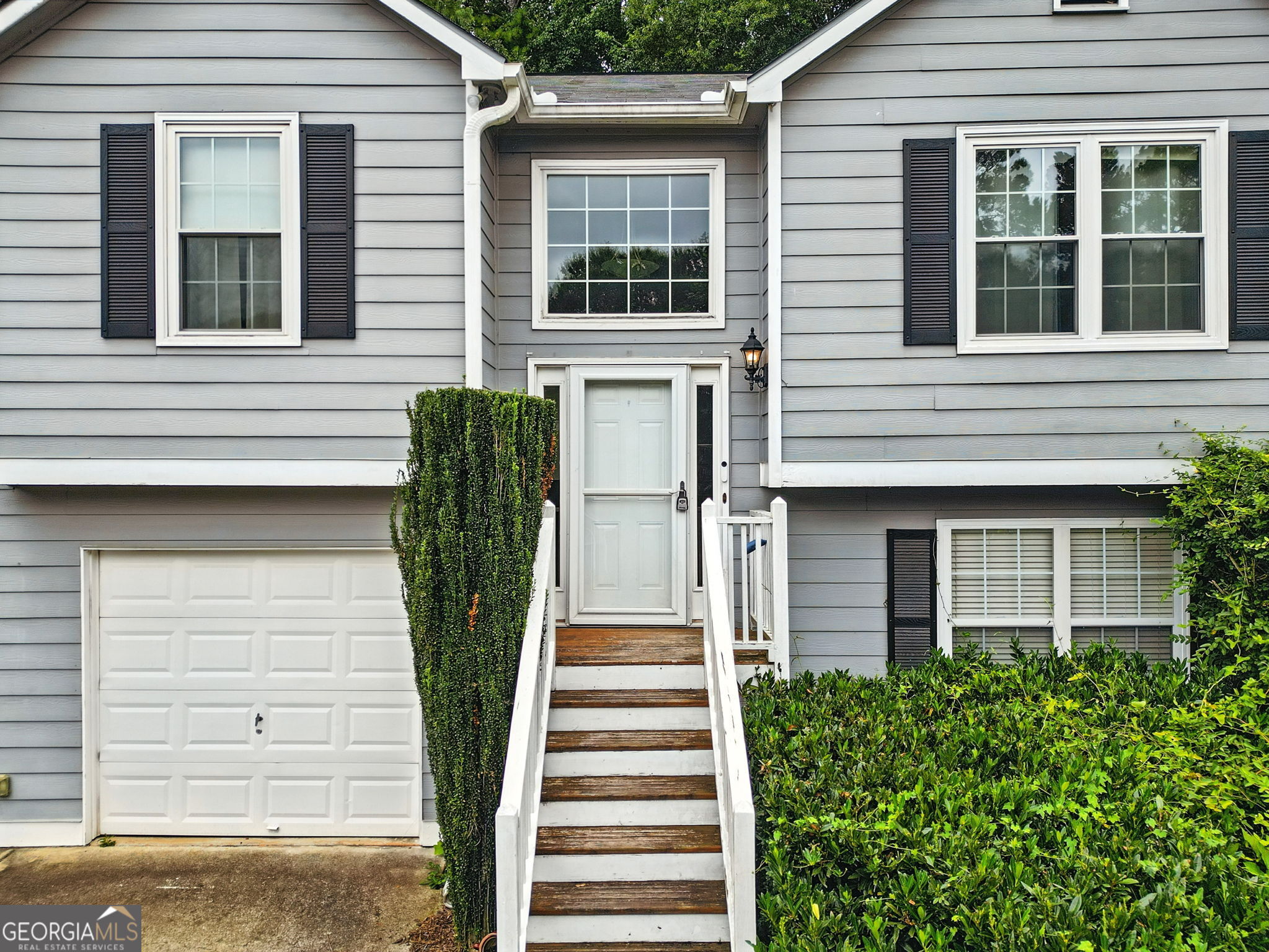 2740 Lake Park RDG W