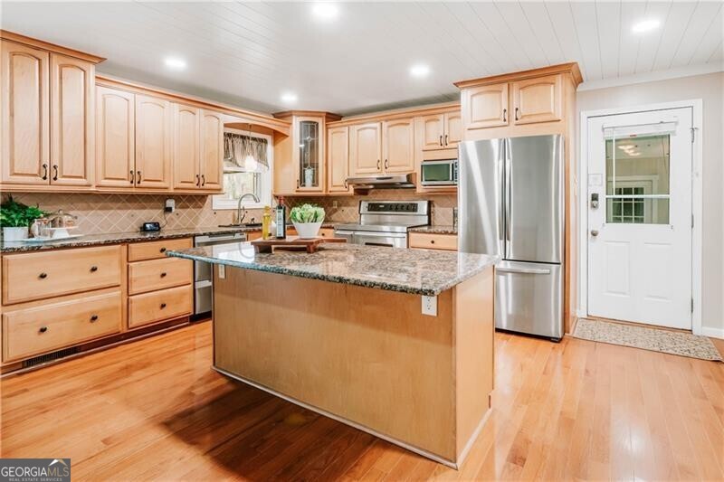 Cumming, Georgia 30041, United States, 4 Bedrooms Bedrooms, ,3 BathroomsBathrooms,Residential,Active,174377