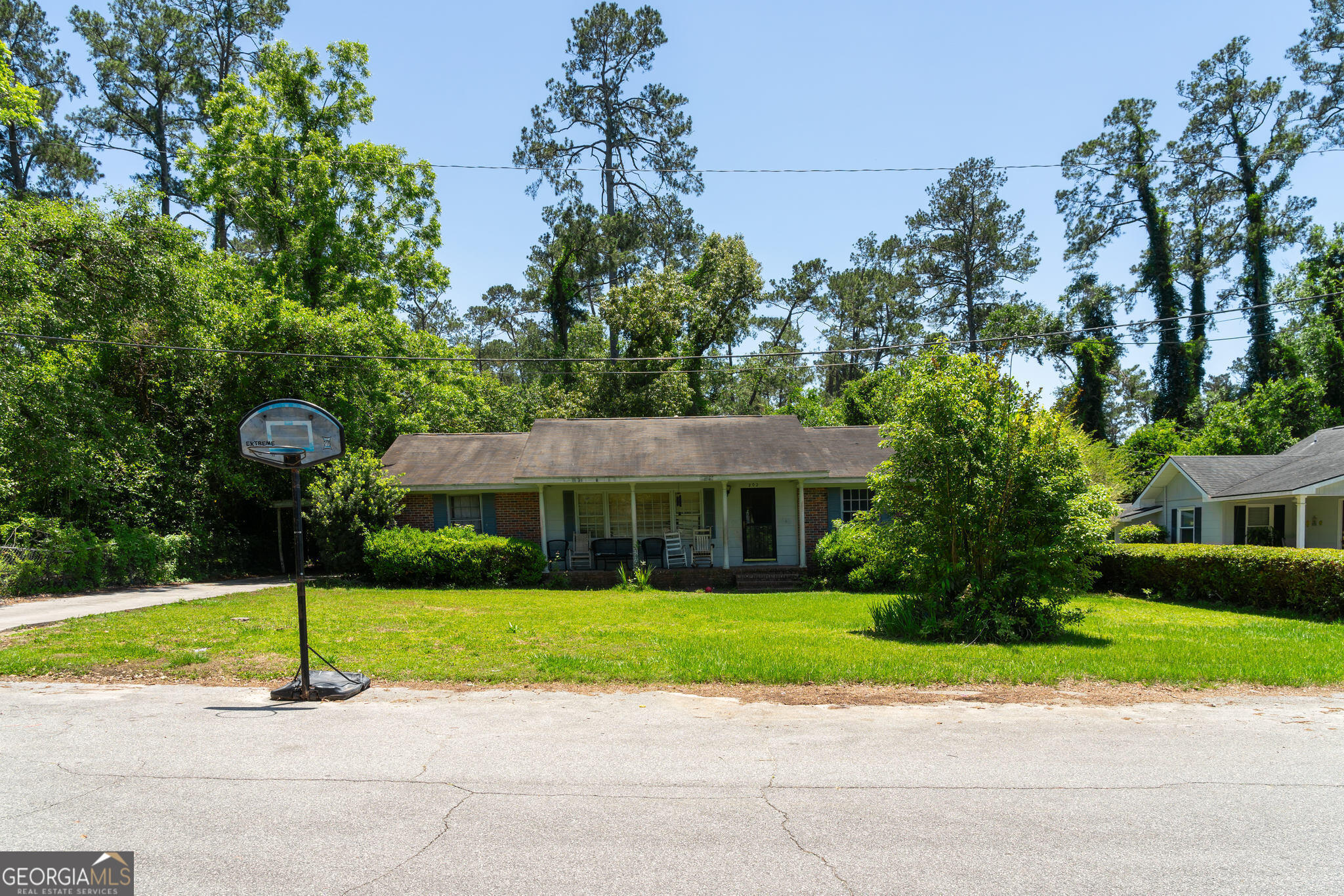 202 Pine ST