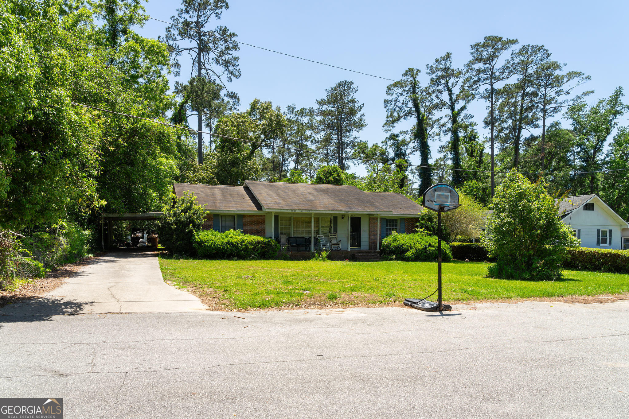 202 Pine ST