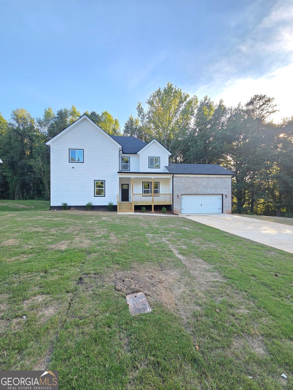 Photo of 1013 SOUTH GORDON Crossroad, AUSTELL, GA 30168 (MLS # 10853977)
