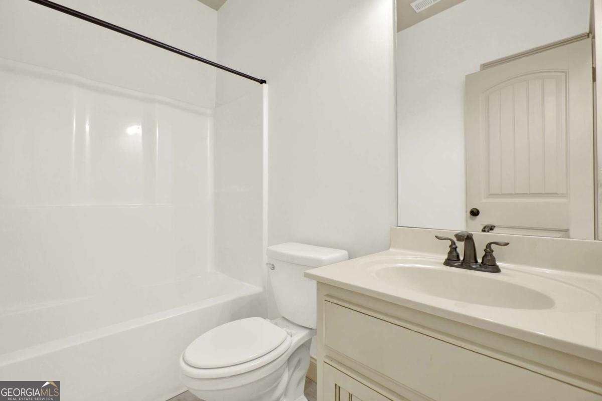 28 Summer PL NW