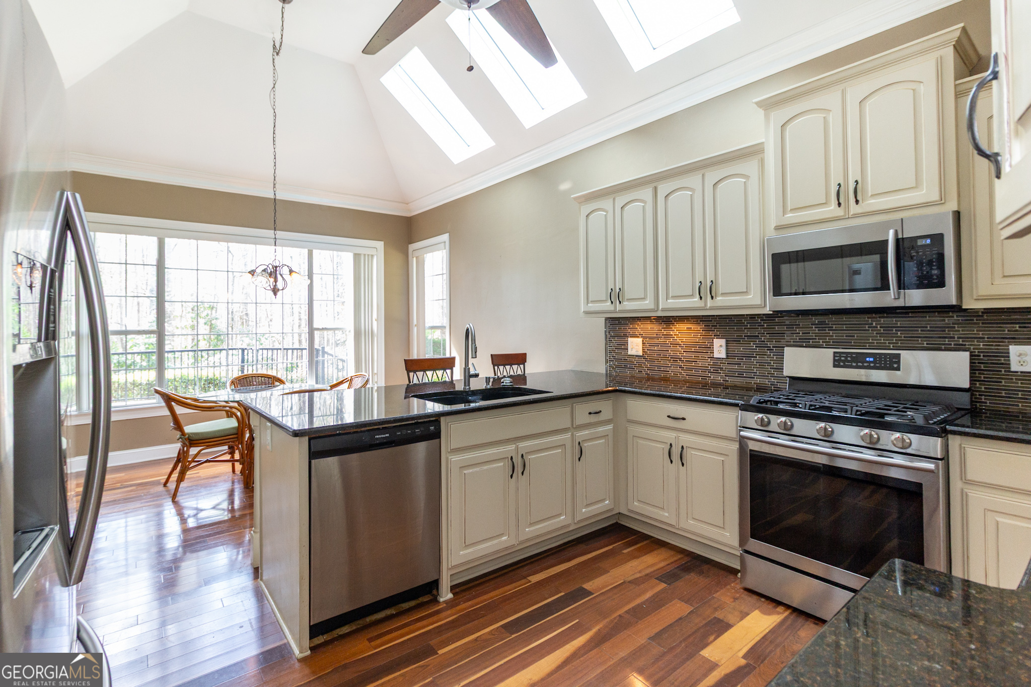 Newnan, Georgia 30265, United States, 4 Bedrooms Bedrooms, ,3 BathroomsBathrooms,Residential,Active,99103