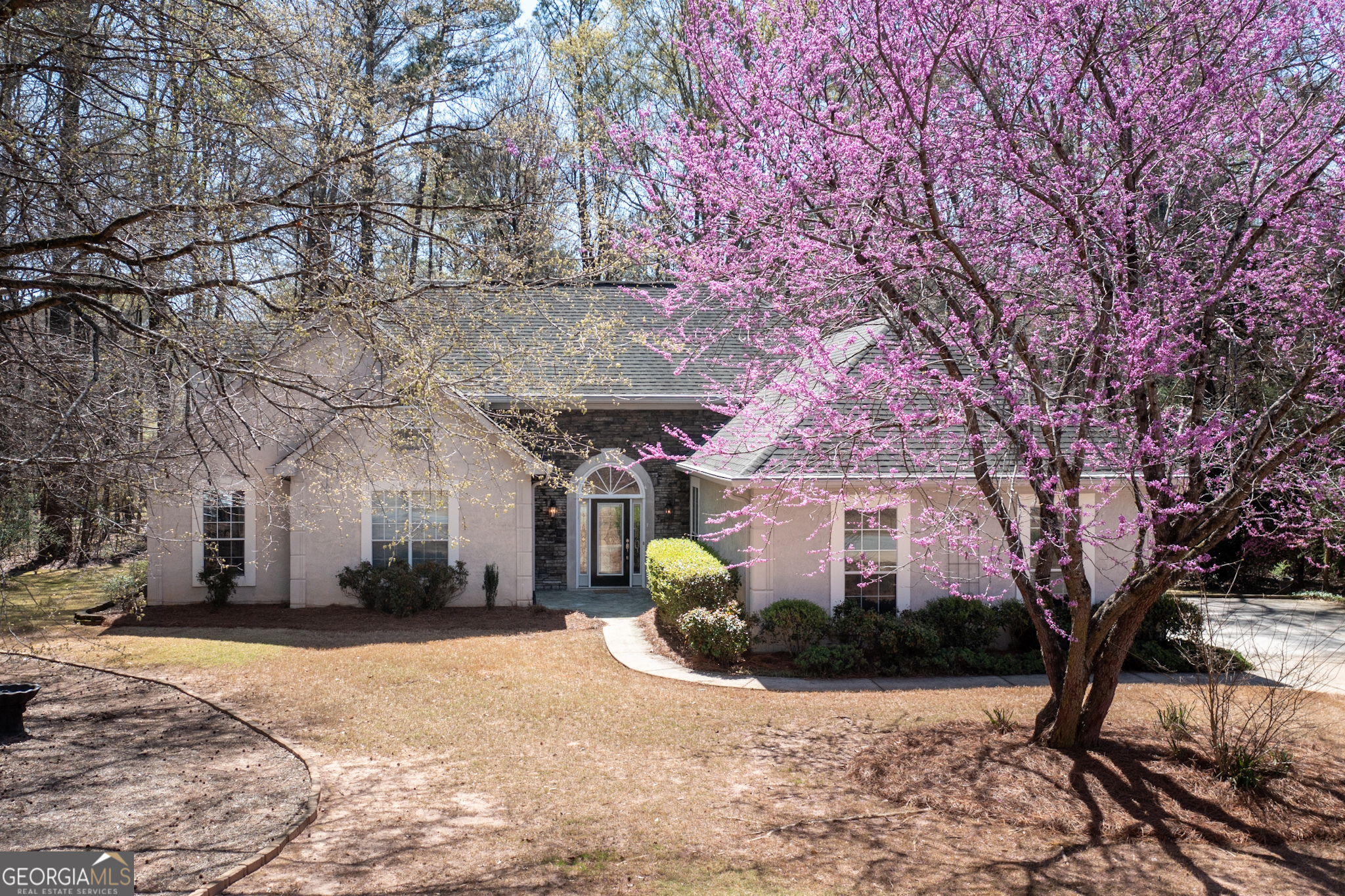 Newnan, Georgia 30265, United States, 4 Bedrooms Bedrooms, ,3 BathroomsBathrooms,Residential,Active,99103