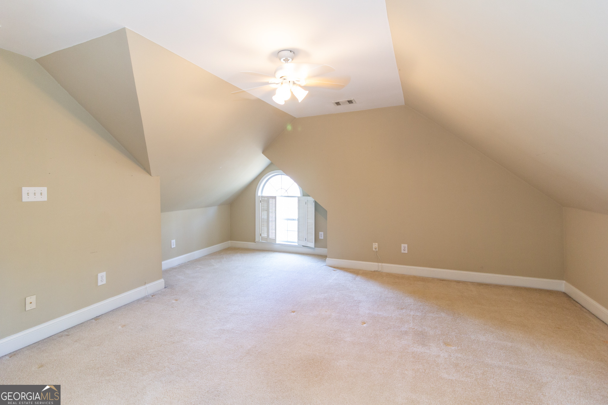 Newnan, Georgia 30265, United States, 4 Bedrooms Bedrooms, ,3 BathroomsBathrooms,Residential,Active,99103