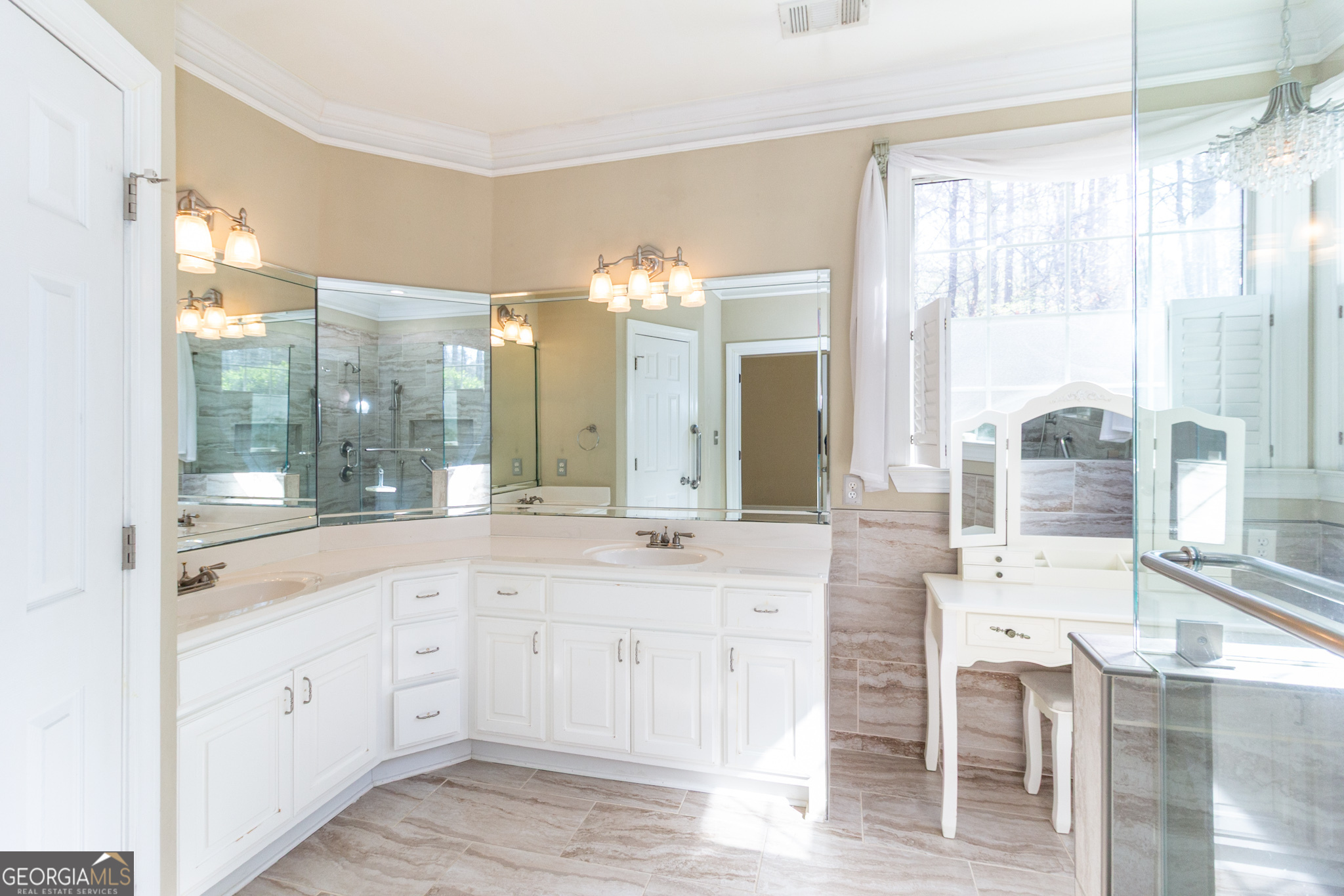 Newnan, Georgia 30265, United States, 4 Bedrooms Bedrooms, ,3 BathroomsBathrooms,Residential,Active,99103