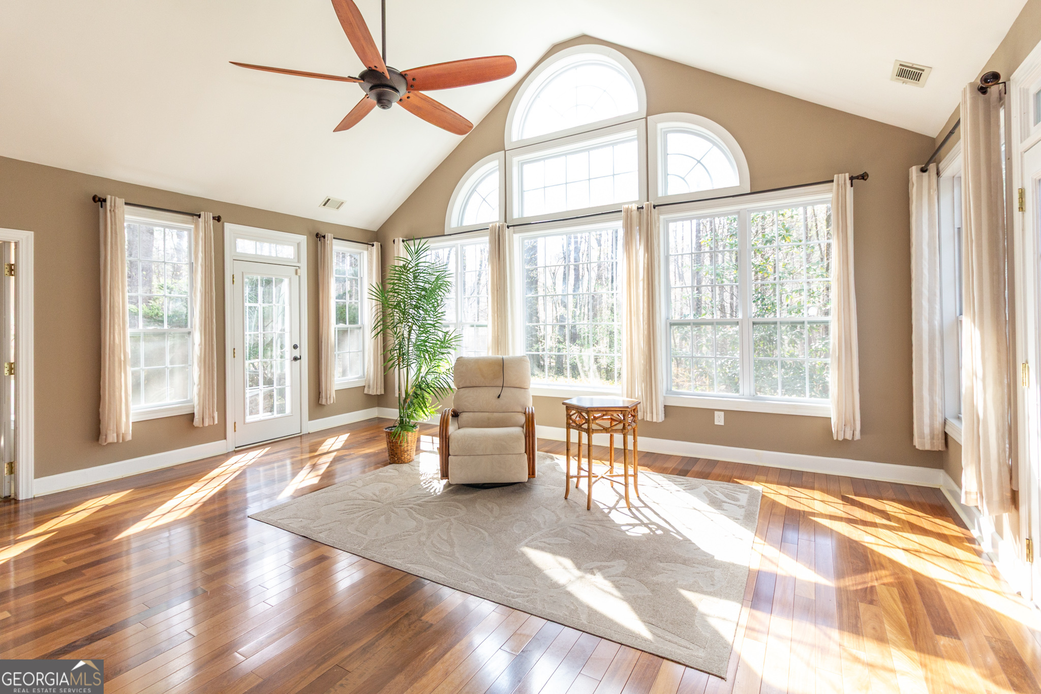 Newnan, Georgia 30265, United States, 4 Bedrooms Bedrooms, ,3 BathroomsBathrooms,Residential,Active,99103