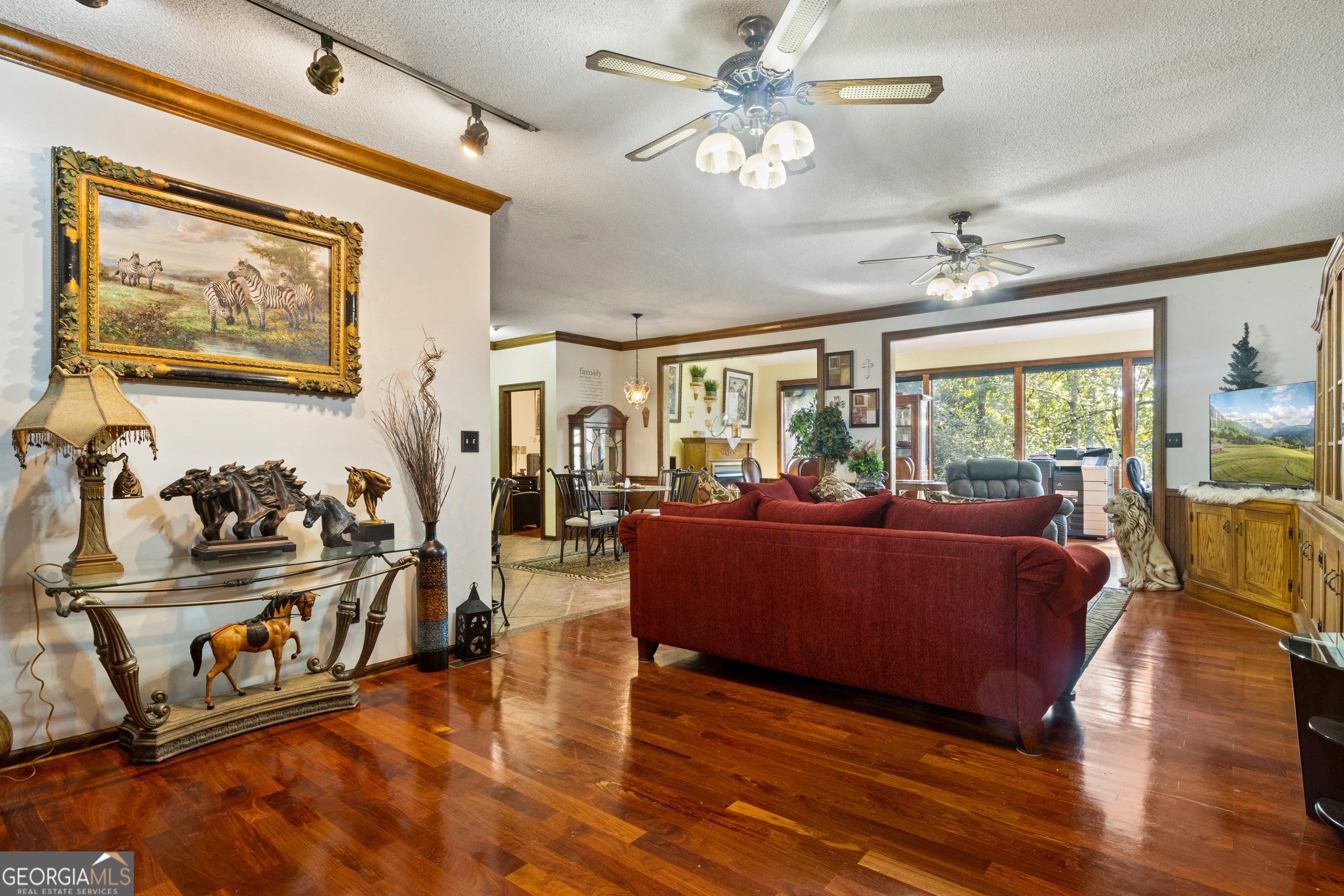 422 Ridgewood CIR