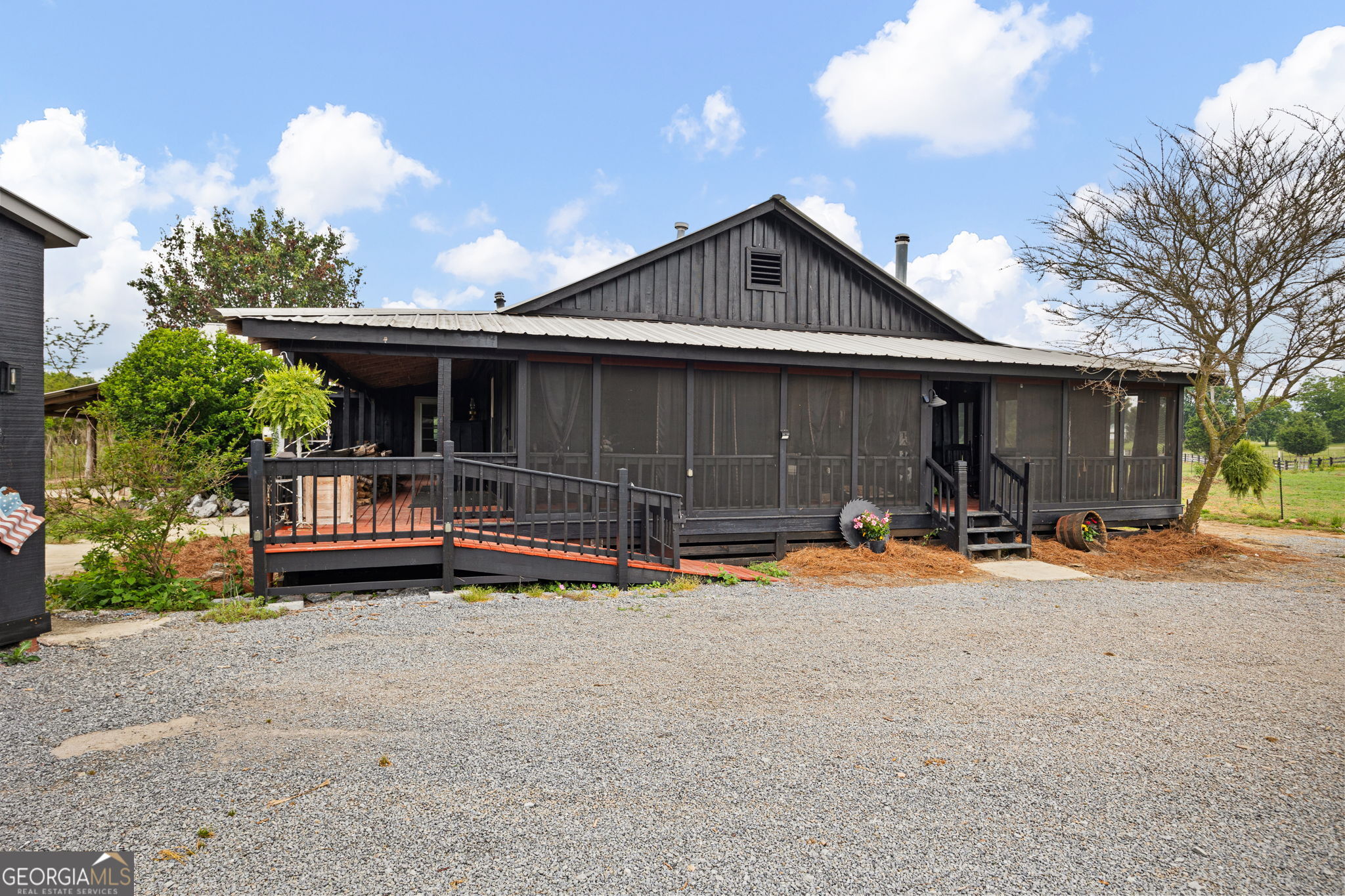 215 Erwin RD