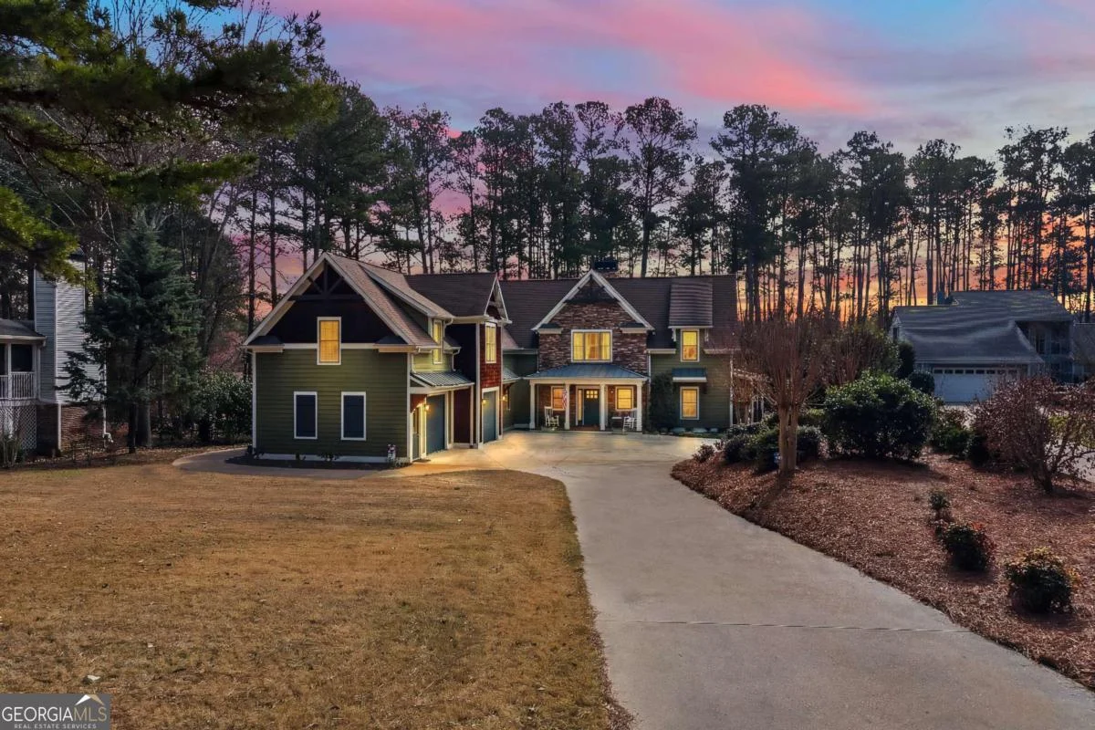 212 Northlake Drive