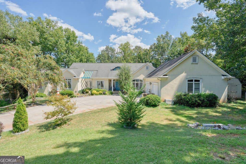 Photo of 21 Rocky Circle NE, White, GA 30184 (MLS # 10834739)