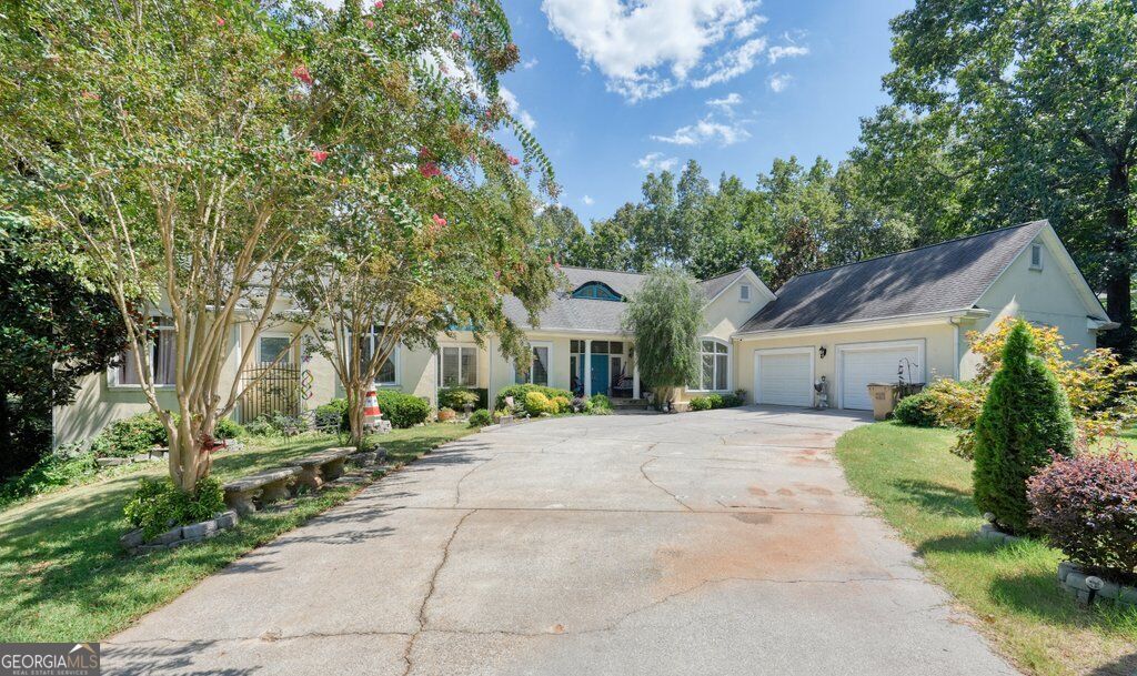 Photo of 21 Rocky Circle NE, White, GA 30184 (MLS # 10834739)
