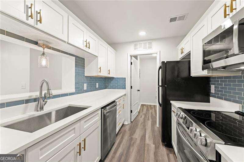 521 Warm Springs CIR