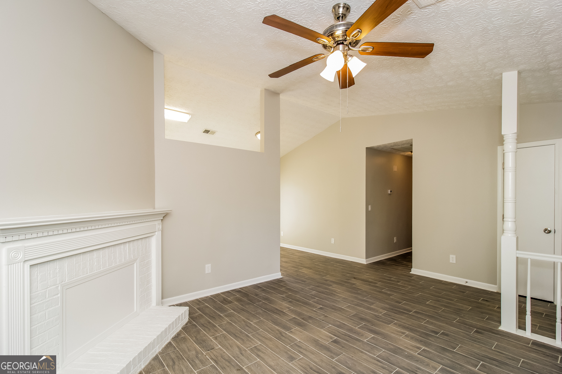 IRONGATE/SANTA ANNA - Residential Lease