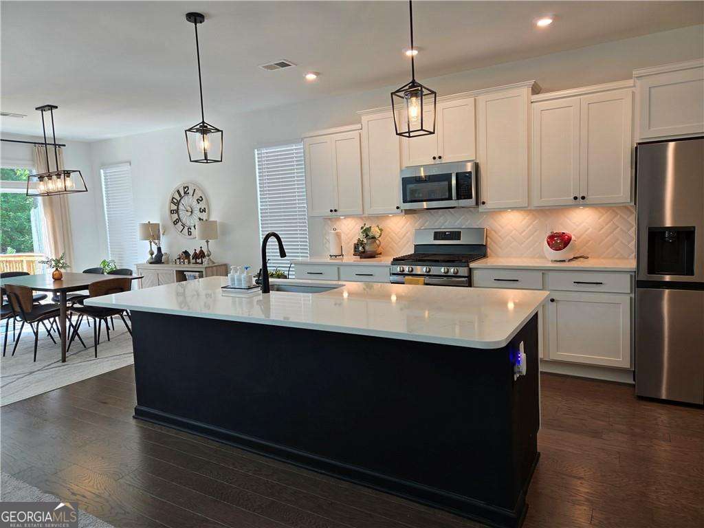 1413 Liberty Park DR