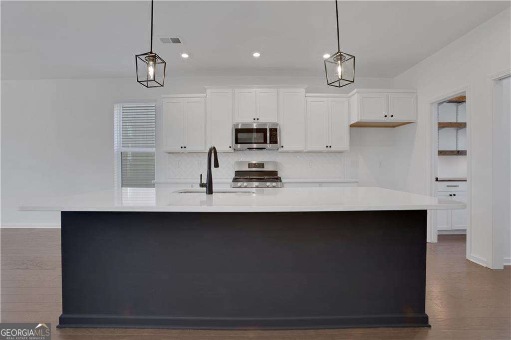 1413 Liberty Park DR