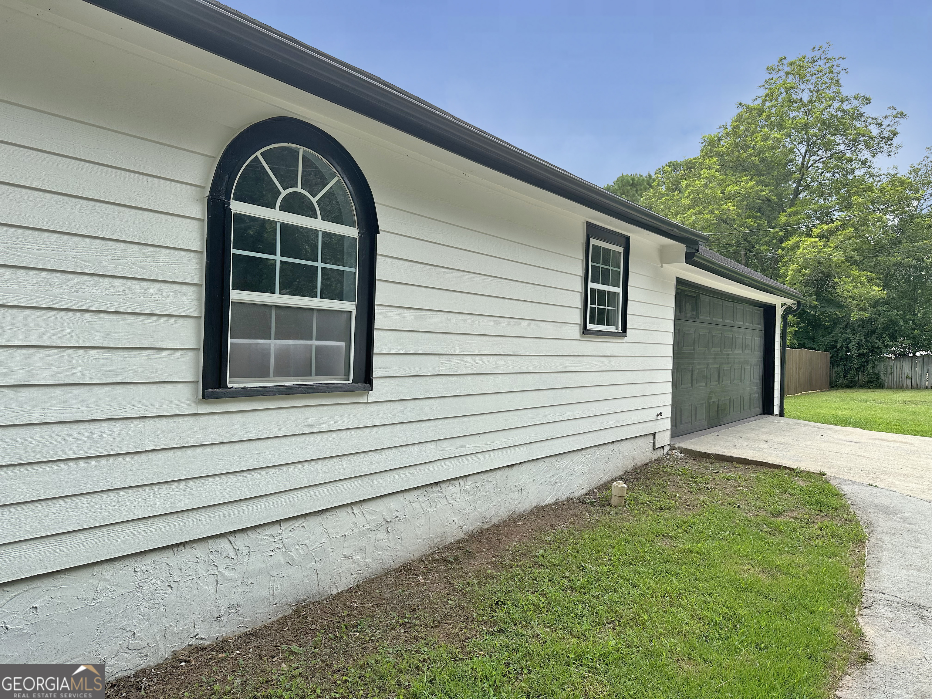 558 Macedonia RD