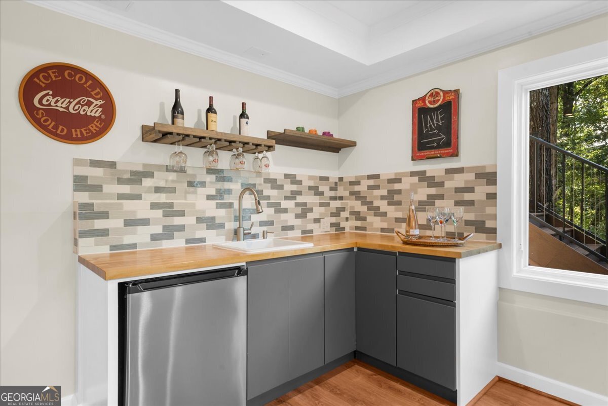 Bay Colony - Residential