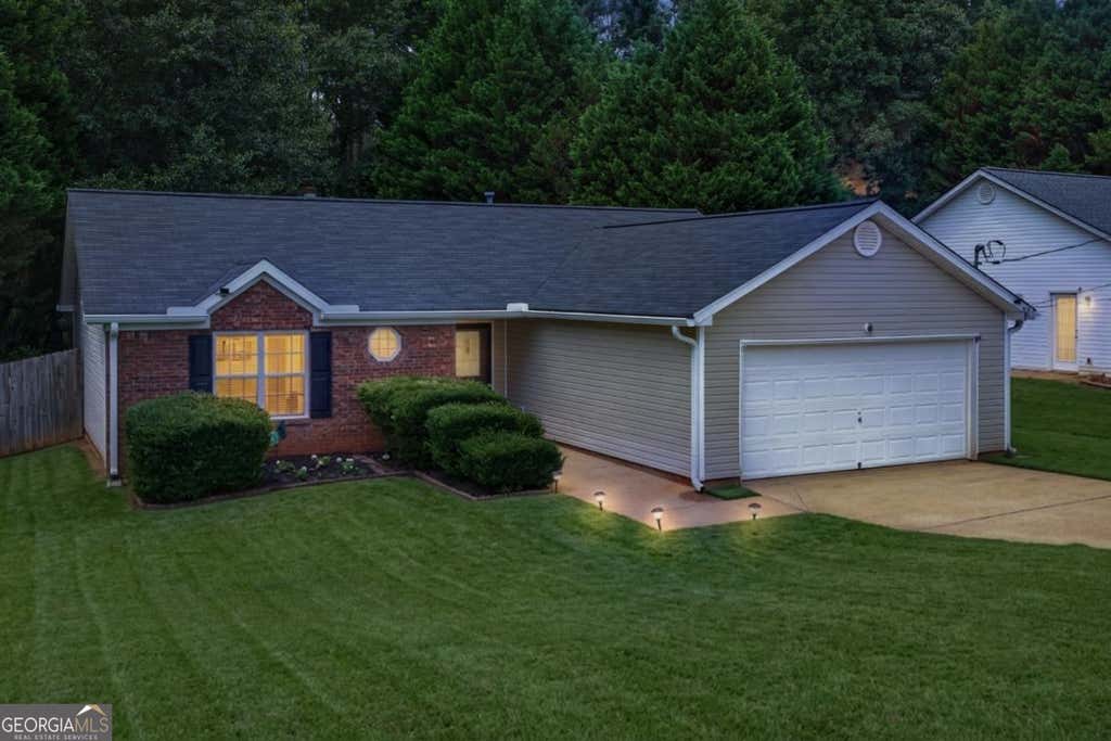 Photo of 59 Canterbury Drive, Grantville, GA 30220 (MLS # 10814779)
