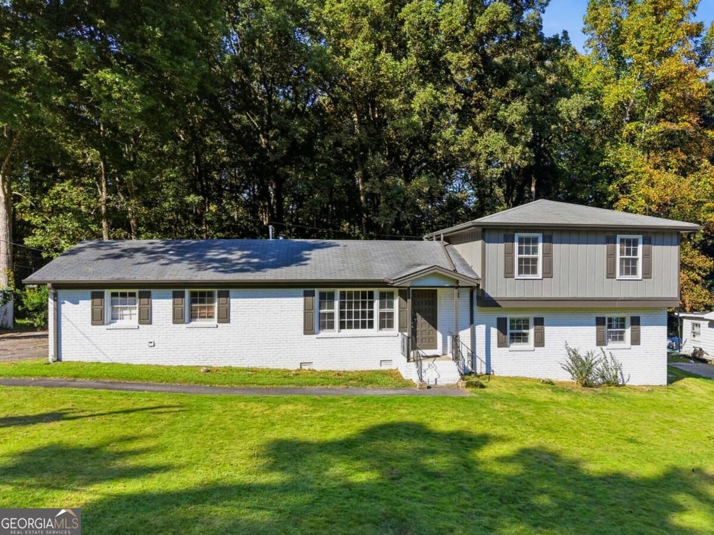 Photo of 4307 Parkview Drive, Lithia Springs, GA 30122 (MLS # 10875544)