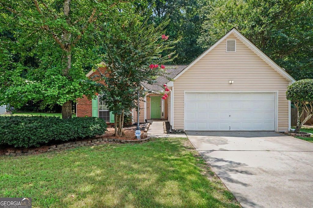 Photo of 155 Parkside Drive, Stockbridge, GA 30281 (MLS # 10801485)