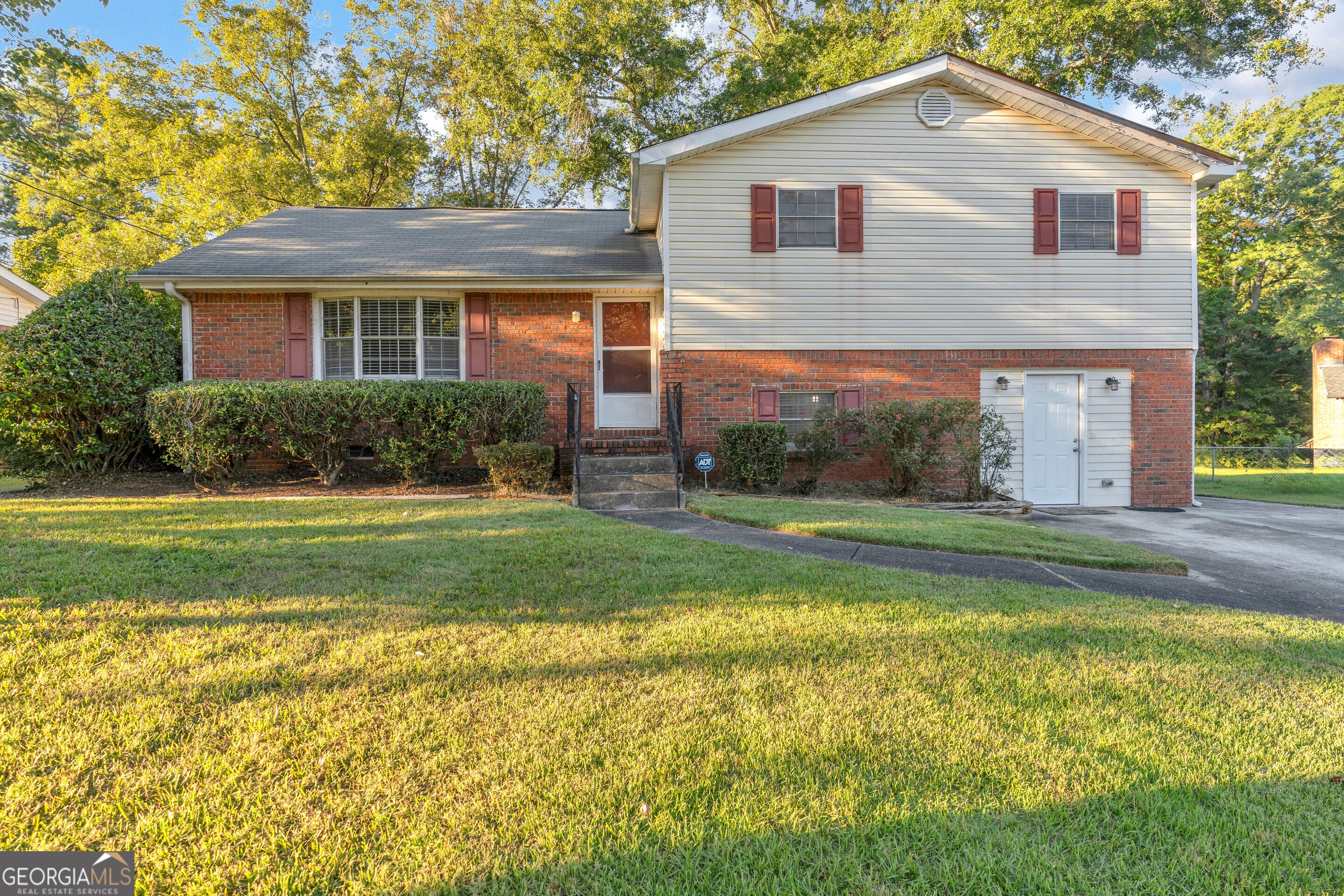 840 Sherwood DR