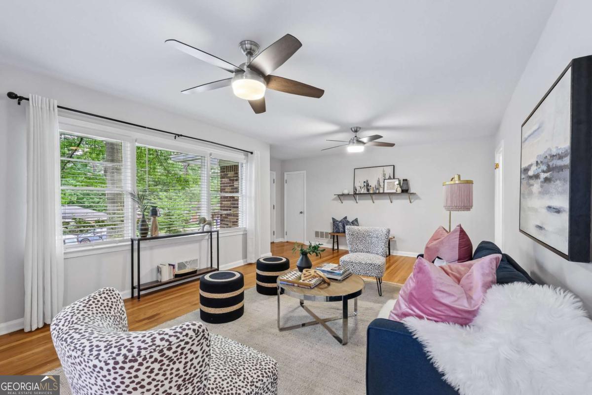 579 N Superior AVE