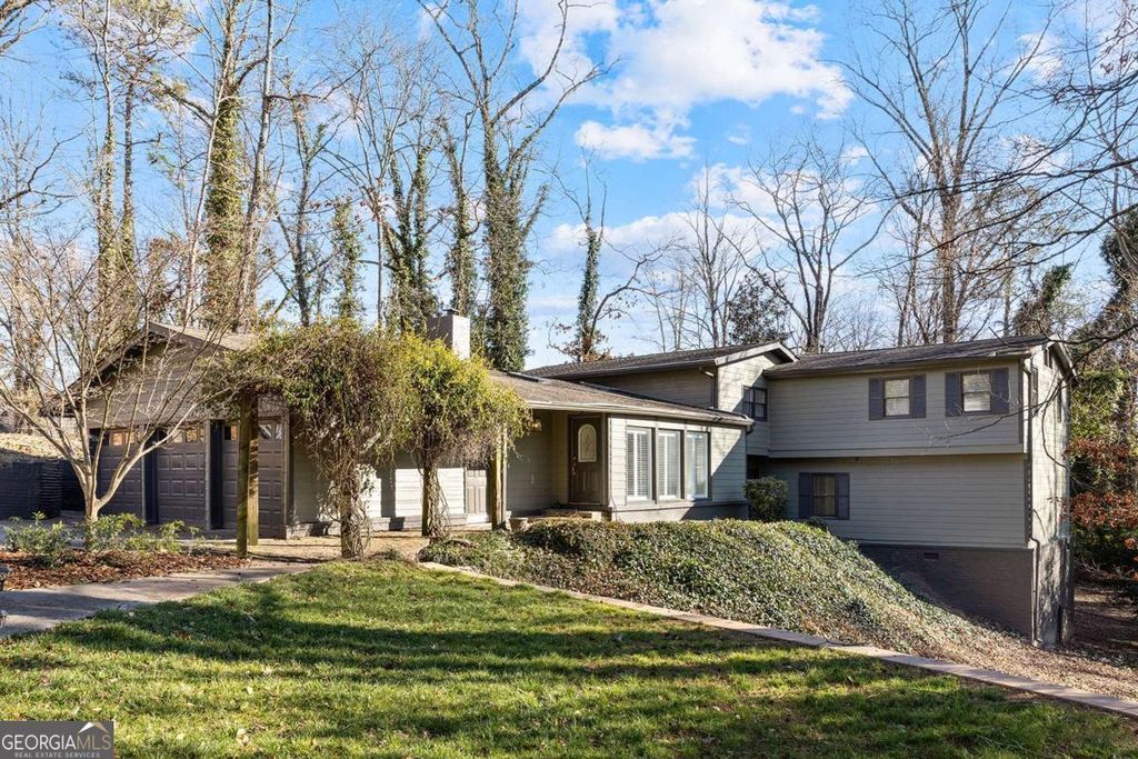 Photo of 565 Timberland Drive, Atlanta, GA 30342 (MLS # 10687764)