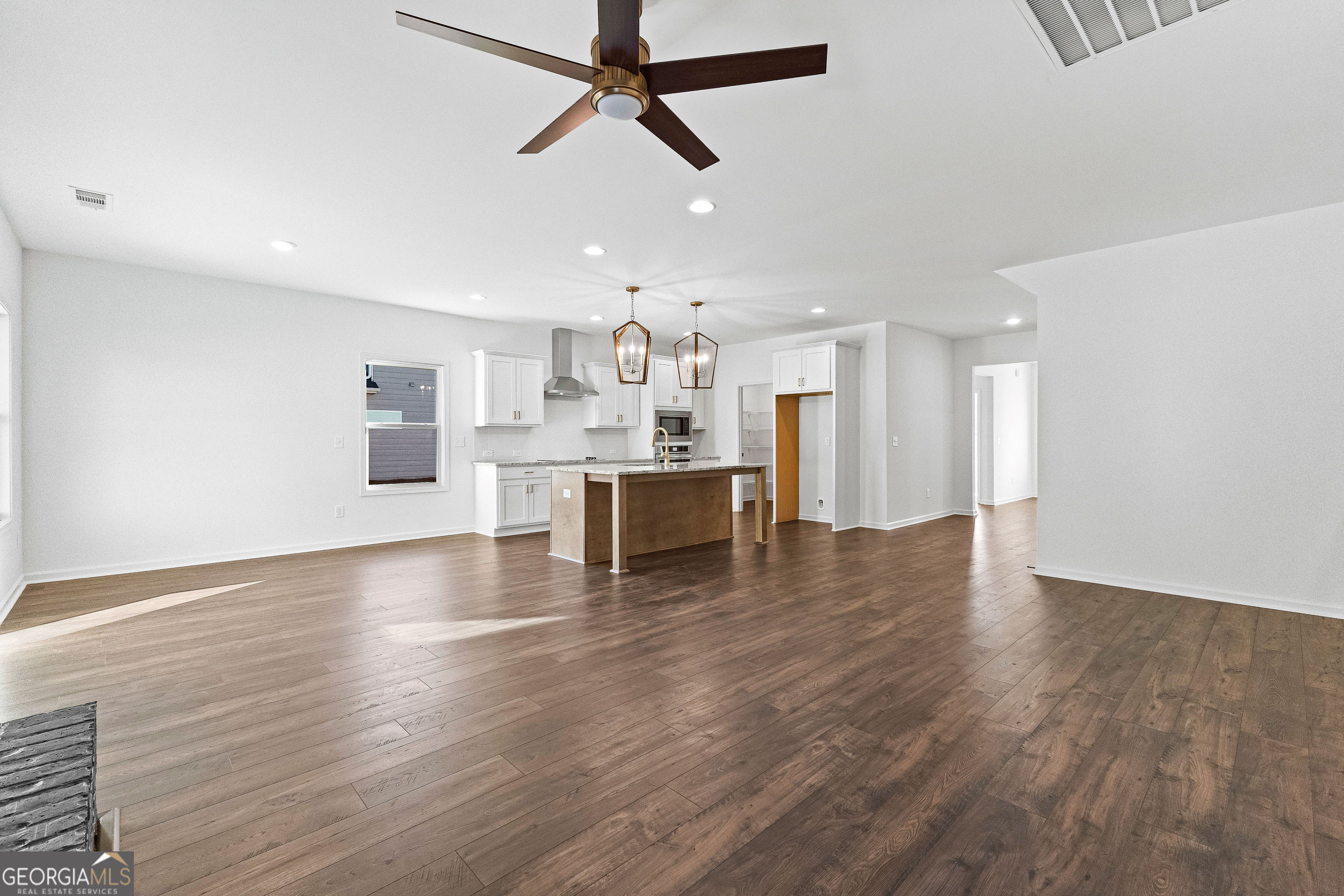 Senoia, Georgia 30276, United States, 4 Bedrooms Bedrooms, ,3 BathroomsBathrooms,Residential,Active,119550