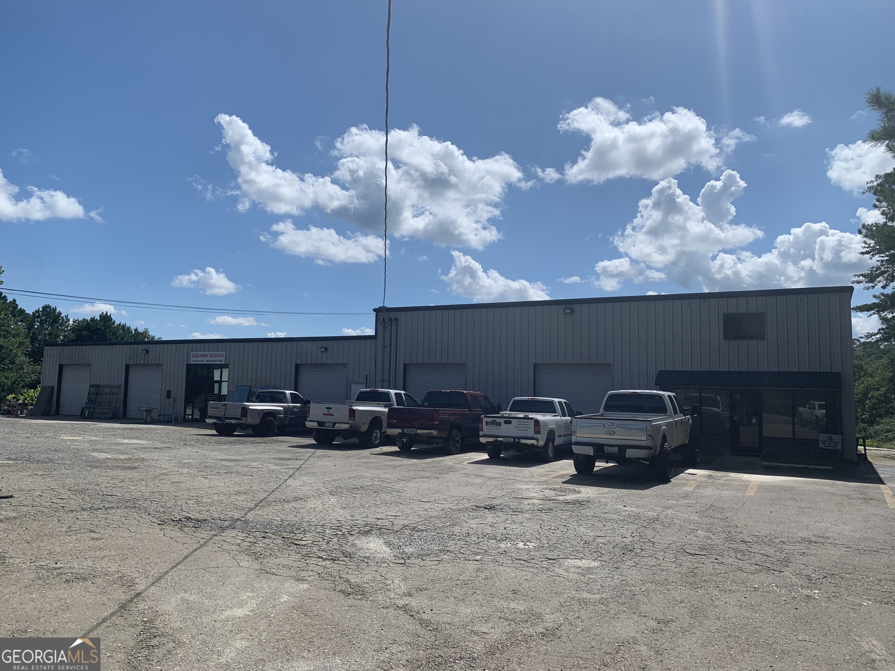 Excellent investment opportunity. Long term NNN Tenants. Annual 5% escalations or CPI. Building is well maintained and freshly remodeled. This is easily managed and a great entry level or 1031 opportunity! Tenants consist of repair shop and distributor. DO NOT DISTURB TENANTS!