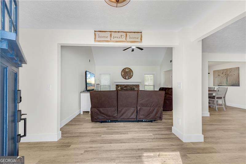 5820 Rolling Oaks DR