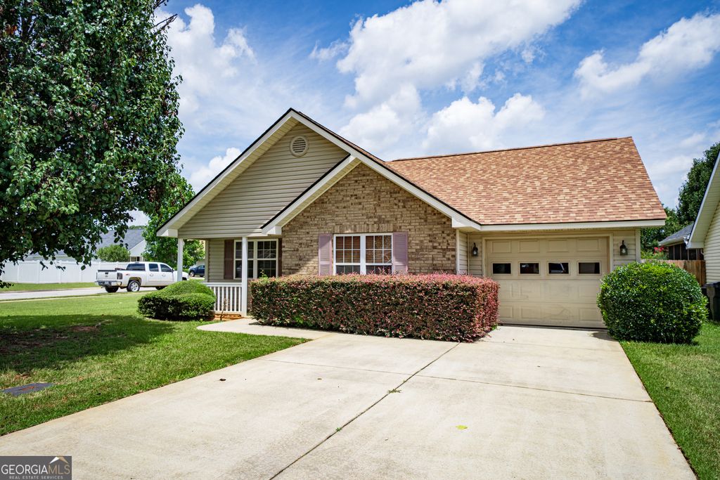 Photo of 204 Deerfield Circle, Warner Robins, GA 31088 (MLS # 10804171)